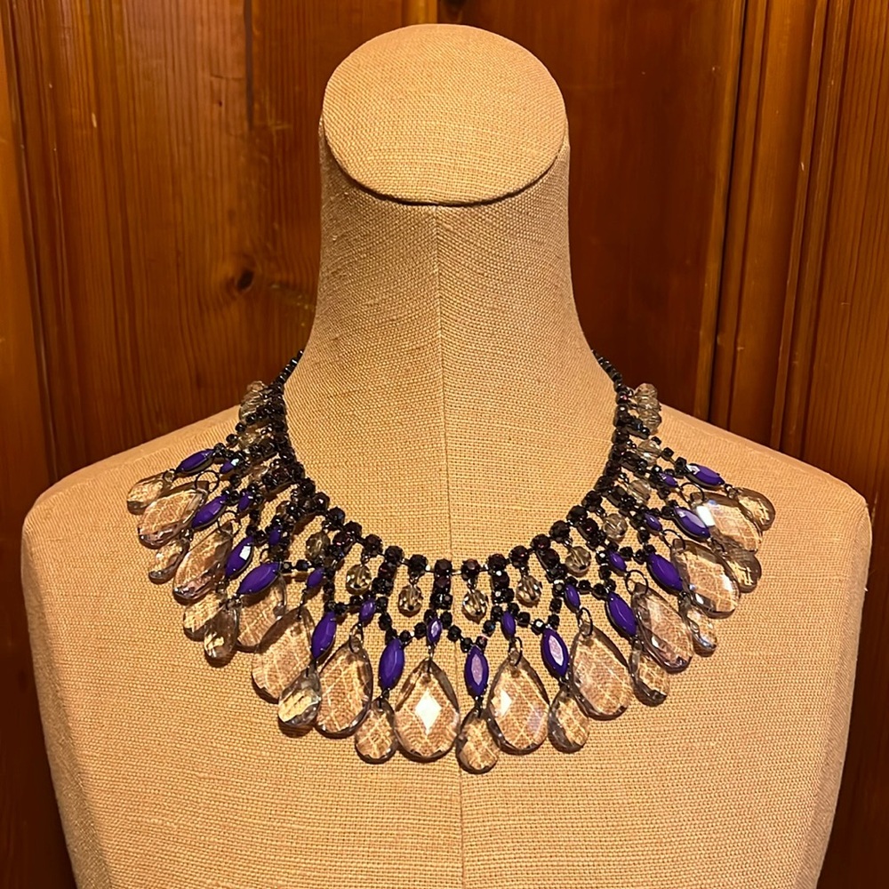 NWT Jewelmint Crystal Queen Statement Necklace